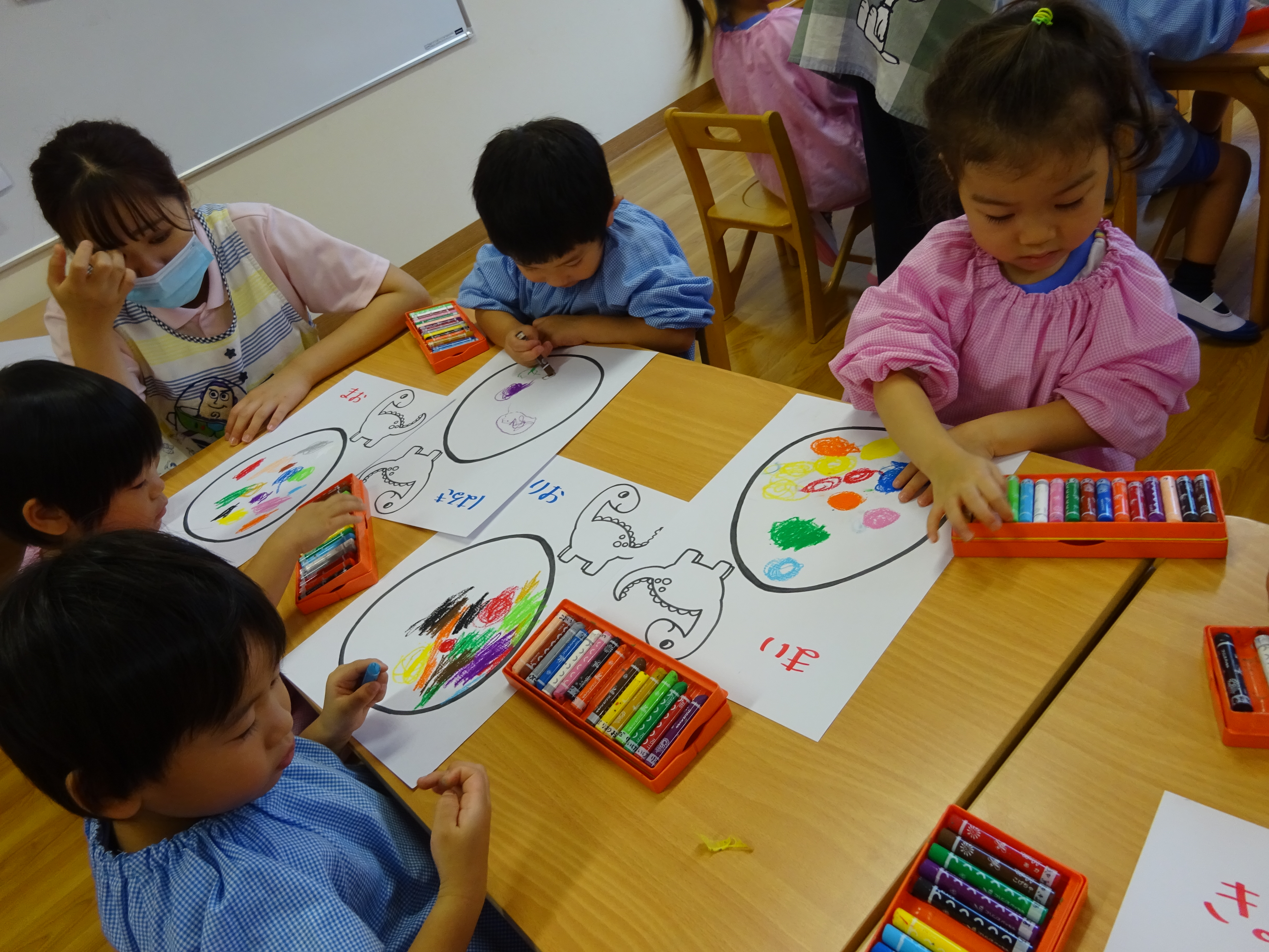 年少 絵の具あそび 認定こども園つばめ 広島県安芸郡府中町